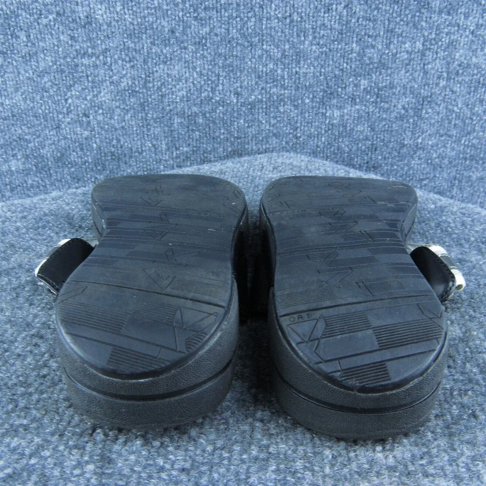 Anne Klein welcome shoe